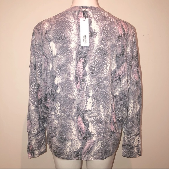 BB Dakota by Steve Madden Full Scale Snake Print Pullover, M NWT - Picture 5 of 6
